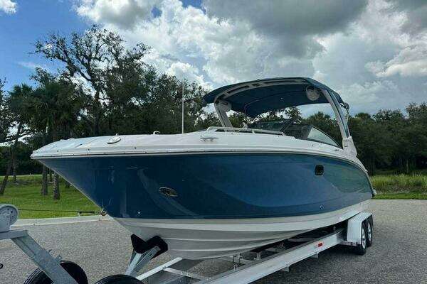 Photo of the 2022 Sea Ray 