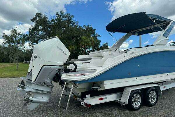 Photo of the 2022 Sea Ray 