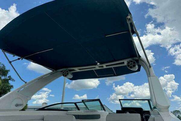 Photo of the 2022 Sea Ray 