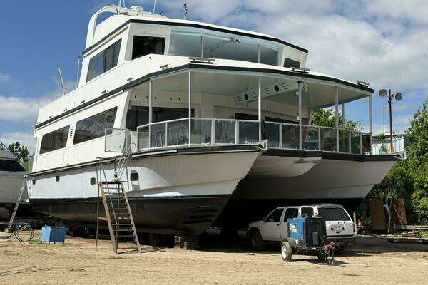 Avenger Luxury Catamaran Coastal Cruiser Yacht For Sale