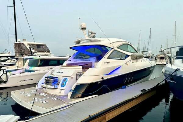 Cruisers Yachts - 540 Sport Cruiser