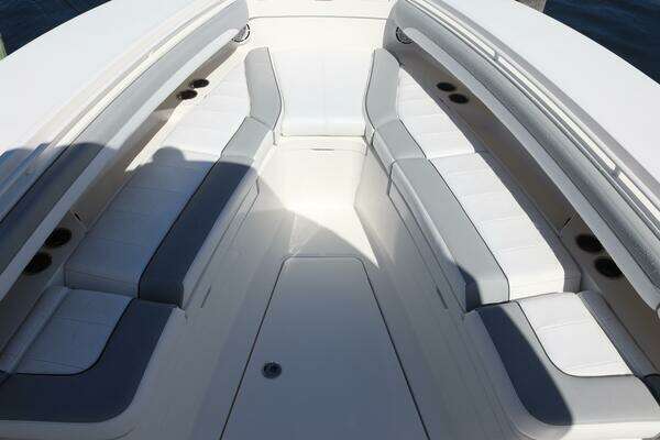 Regulator 31 Yacht For Sale