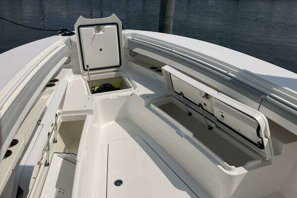 Regulator 31 Yacht For Sale