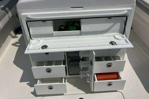 Regulator 31 Yacht For Sale