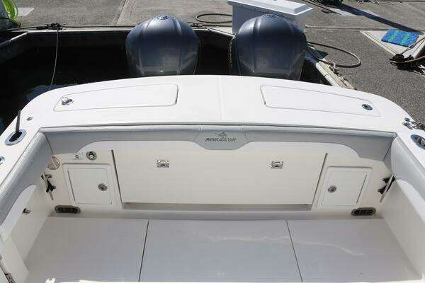 Regulator 31 Yacht For Sale