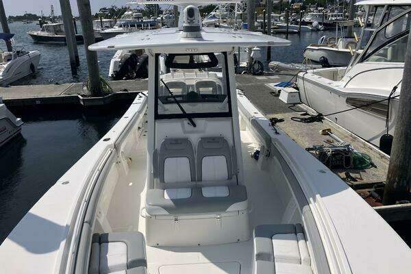 Regulator 31 Yacht For Sale