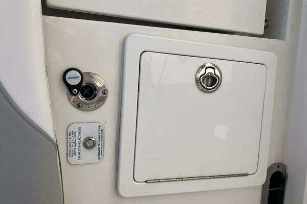 Regulator 31 Yacht For Sale