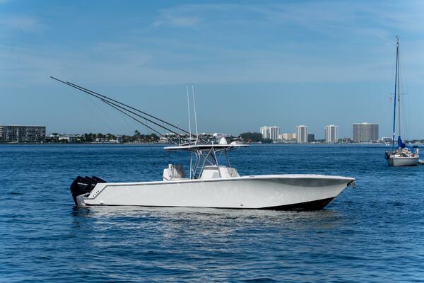 Remote Work 37ft SeaVee Yacht For Sale