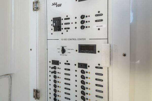 SeaVee 370z Yacht For Sale