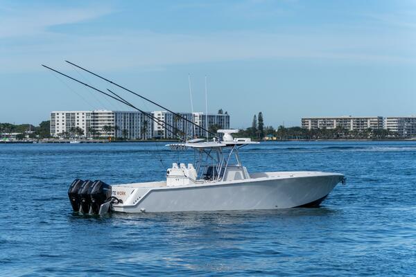 Remote Work 37ft SeaVee Yacht For Sale