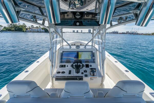 Remote Work 37ft SeaVee Yacht For Sale