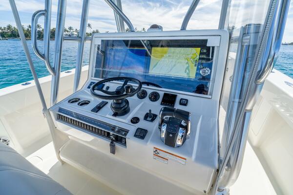 Remote Work 37ft SeaVee Yacht For Sale