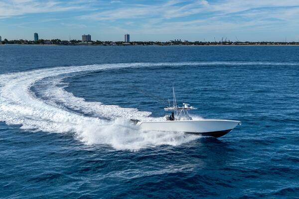 Remote Work 37ft SeaVee Yacht For Sale
