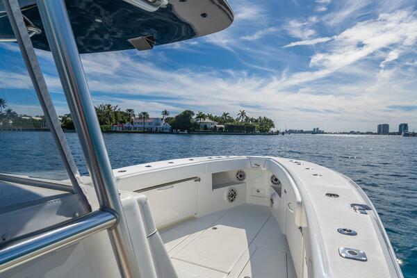 Remote Work 37ft SeaVee Yacht For Sale