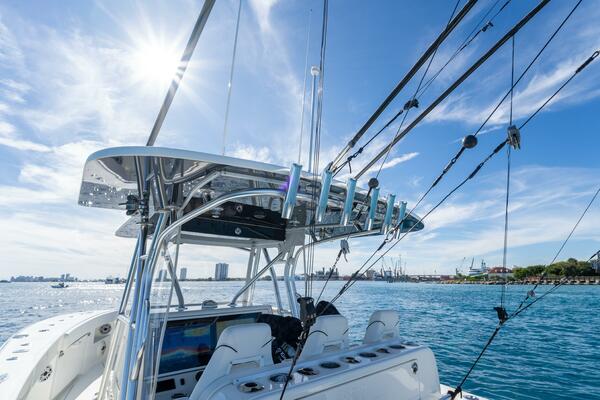 Remote Work 37ft SeaVee Yacht For Sale