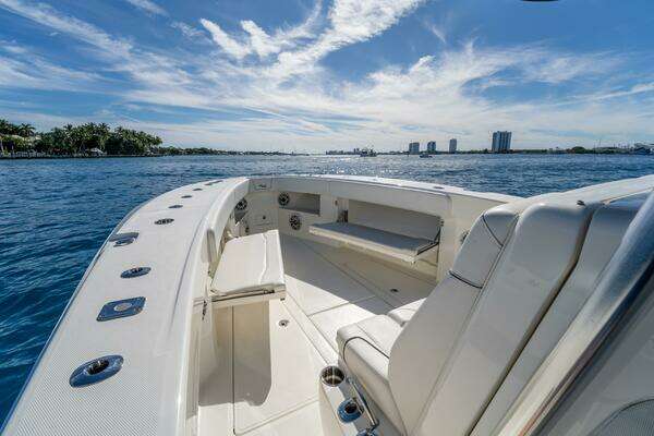 SeaVee 370z Yacht For Sale