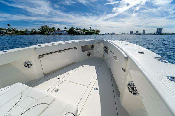 SeaVee 370z Yacht For Sale