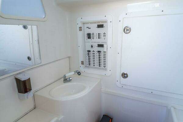 SeaVee 370z Yacht For Sale