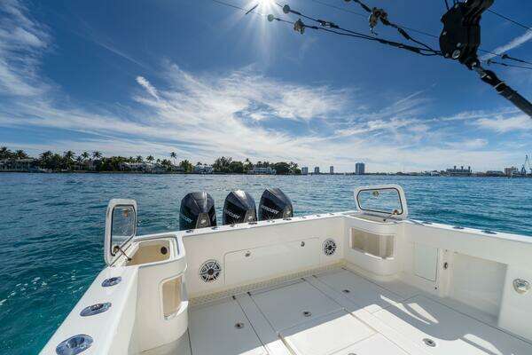 SeaVee 370z Yacht For Sale