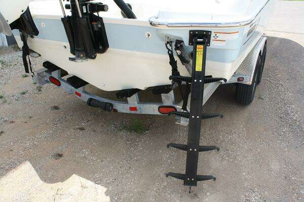 2021 Boston Whaler 27