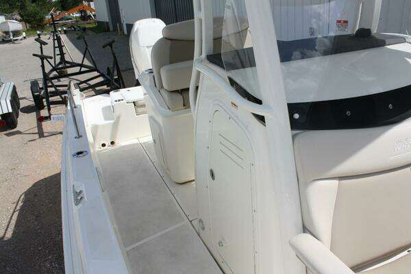 2021 Boston Whaler 27