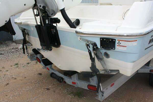 2021 Boston Whaler 27