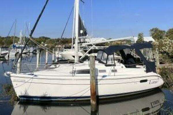 Photo of the 2003 Hunter 306 "Luna"