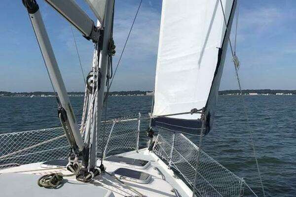 Photo of the 2003 Hunter 306 "Luna"