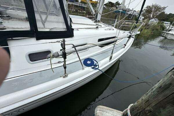 Photo of the 2003 Hunter 306 "Luna"