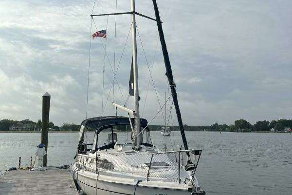 Photo of the 2003 Hunter 306 "Luna"