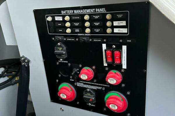 Meridian 391 Yacht For Sale