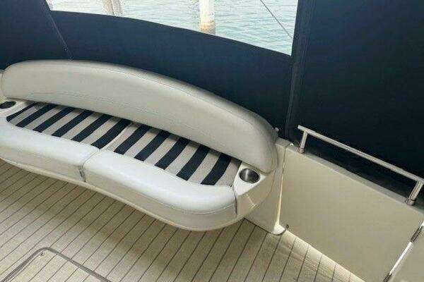 Meridian 391 Yacht For Sale