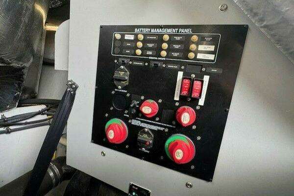 Meridian 391 Yacht For Sale