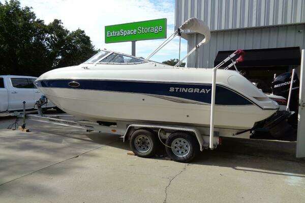 24-ft-Stingray-2004-240 LR-North Myrtle Beach South Carolina United States yacht for sale