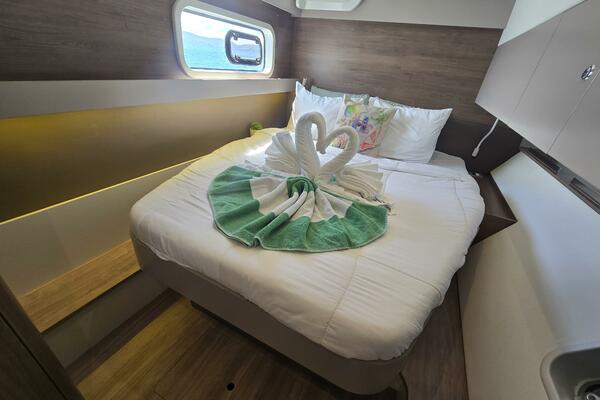 Pinnacle 40ft Bali Yacht For Sale