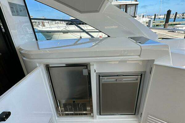 Sunseeker 60 Predator EVO Yacht For Sale