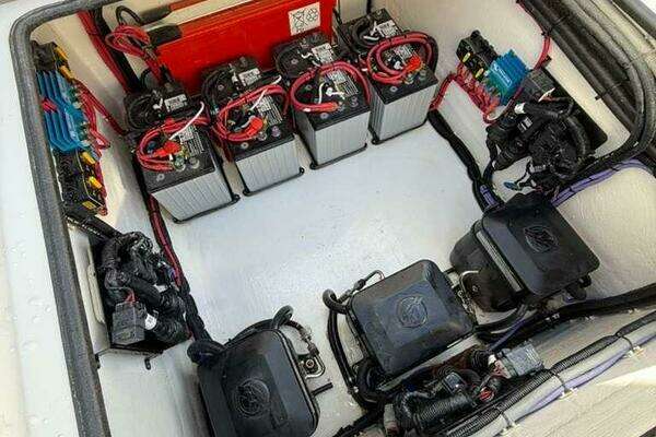 Contender 39 Fisharound Yacht For Sale