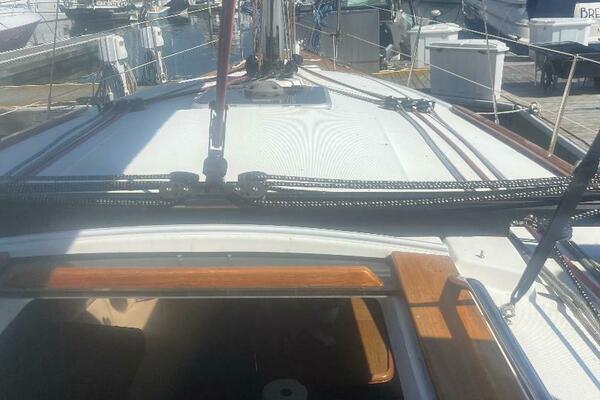 39ft Jeanneau Yacht For Sale