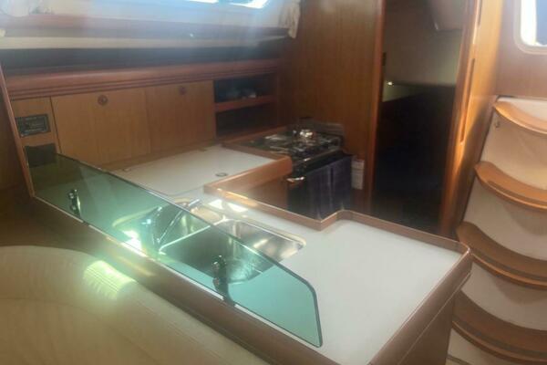 39ft Jeanneau Yacht For Sale