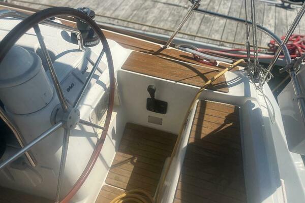 39ft Jeanneau Yacht For Sale