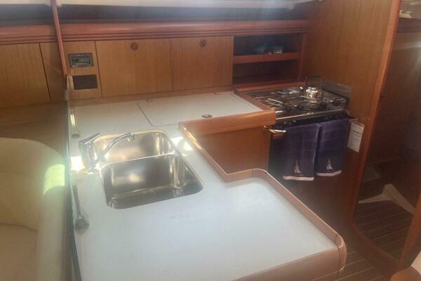 39ft Jeanneau Yacht For Sale