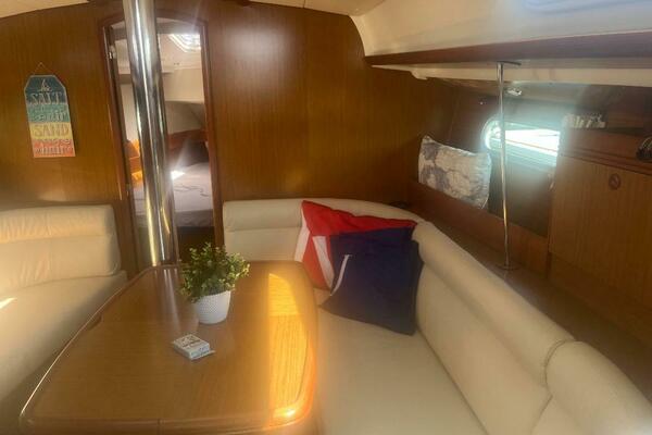 39ft Jeanneau Yacht For Sale