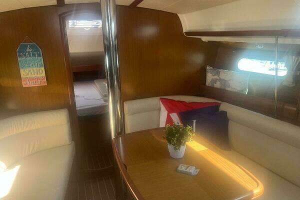 Photo of the 2007 Jeanneau 