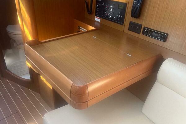 39ft Jeanneau Yacht For Sale
