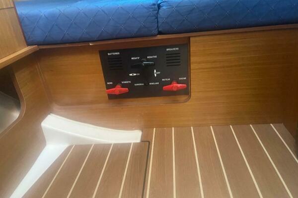 39ft Jeanneau Yacht For Sale