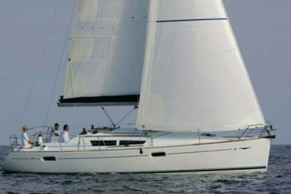 39-ft-Jeanneau-2007-Milwaukee, WI Wisconsin United States yacht for sale