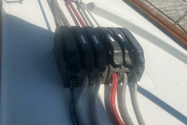 39ft Jeanneau Yacht For Sale