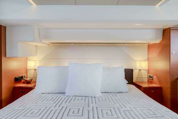 Prestige 560 Yacht For Sale