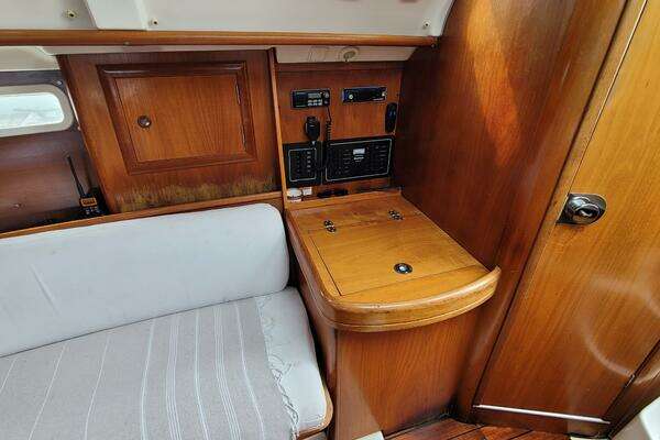 Stravaig 32ft Beneteau Yacht For Sale
