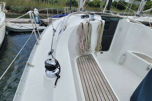 Stravaig 32ft Beneteau Yacht For Sale